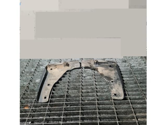 bontott MITSUBISHI ASX Első Sárvédő Gumi Pár