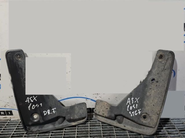 bontott MITSUBISHI ASX Első Sárvédő Gumi Pár