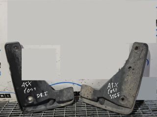 bontott MITSUBISHI ASX Első Sárvédő Gumi Pár