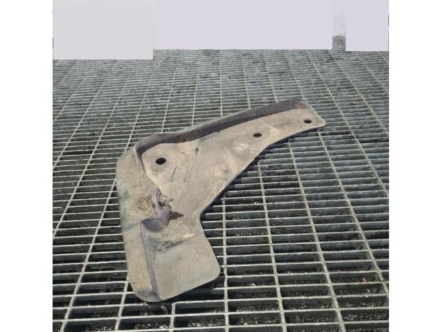 bontott MITSUBISHI ASX Első Sárvédő Gumi Pár