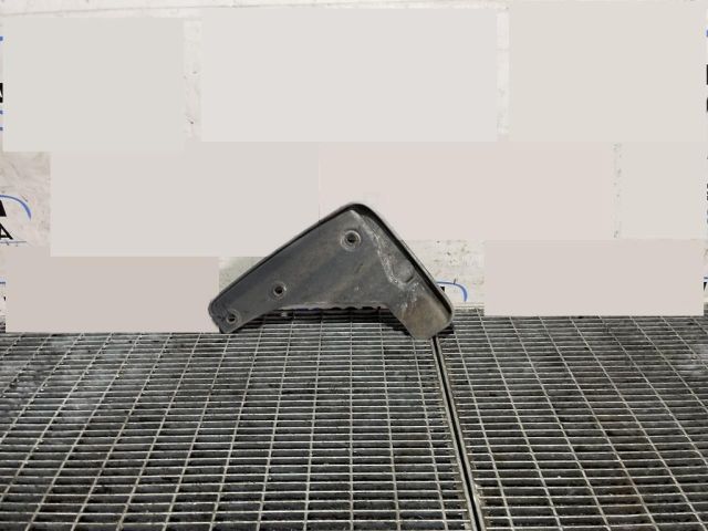 bontott MITSUBISHI ASX Első Sárvédő Gumi Pár