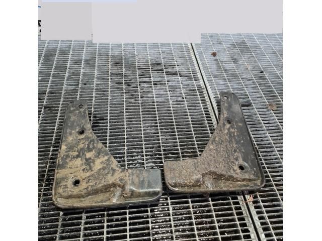 bontott MITSUBISHI ASX Első Sárvédő Gumi Pár