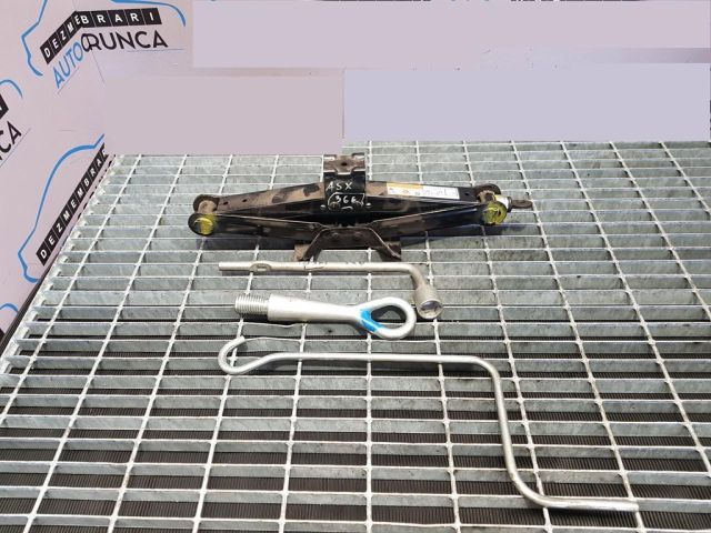 bontott MITSUBISHI ASX Emelő