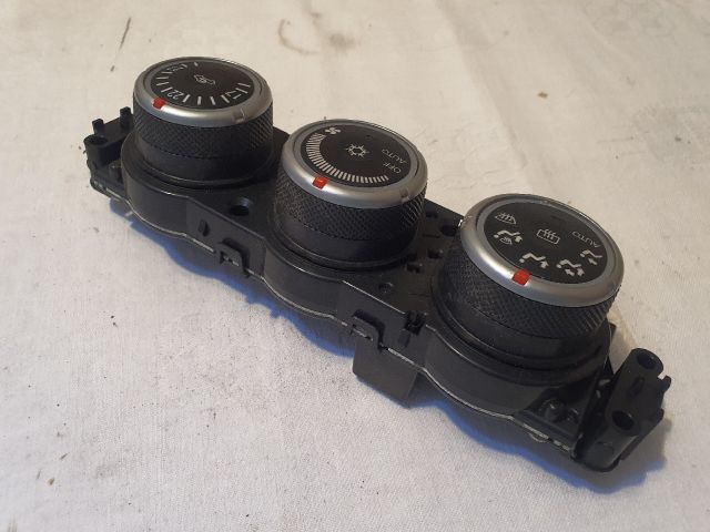 bontott MITSUBISHI ASX Fűtéskapcsoló (digit klímás)