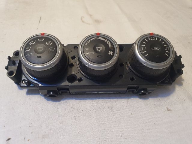 bontott MITSUBISHI ASX Fűtéskapcsoló (digit klímás)