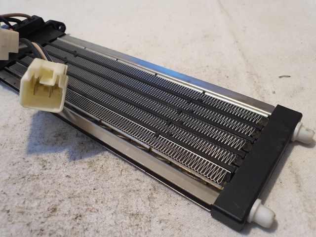 bontott MITSUBISHI ASX Fűtőradiátor (Elektromos)