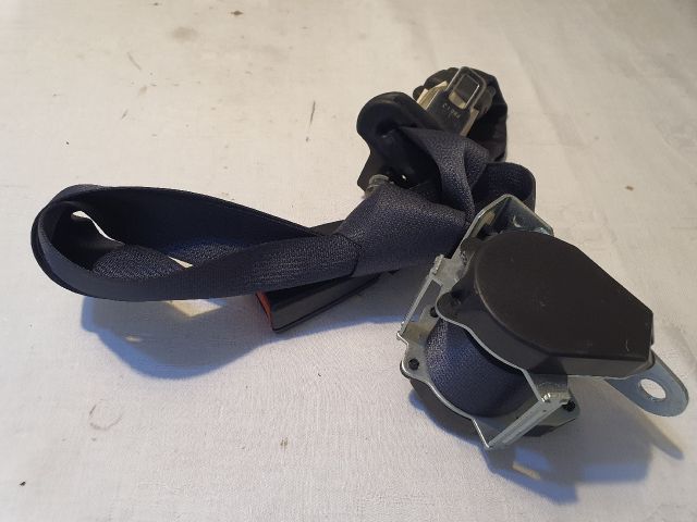 bontott MITSUBISHI ASX Hátsó középső Biztonsági Öv