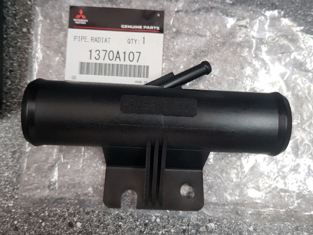 bontott MITSUBISHI ASX Hűtővíz Elosztó Cső