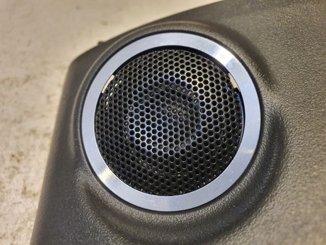 bontott MITSUBISHI ASX Jobb A Oszlop Hangszóró Burkolat