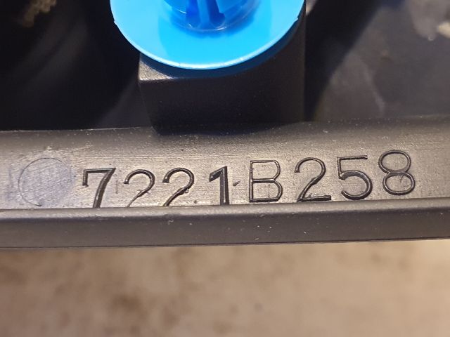 bontott MITSUBISHI ASX Jobb A Oszlop Hangszóró Burkolat