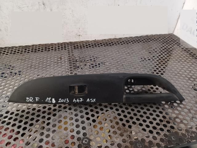 bontott MITSUBISHI ASX Jobb első Ablakemelő Kapcsoló