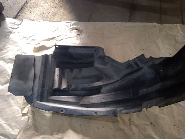 bontott MITSUBISHI ASX Jobb első Dobbetét (Kerékjárati, Műanyag)