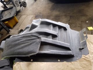 bontott MITSUBISHI ASX Jobb első Dobbetét (Kerékjárati, Műanyag)