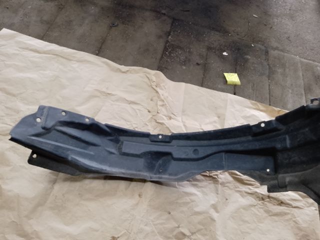 bontott MITSUBISHI ASX Jobb első Dobbetét (Kerékjárati, Műanyag)