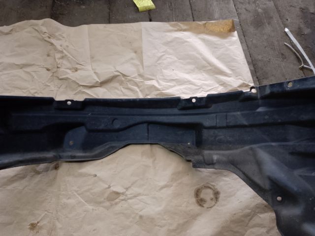 bontott MITSUBISHI ASX Jobb első Dobbetét (Kerékjárati, Műanyag)