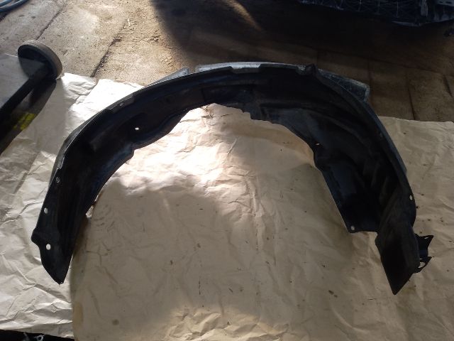 bontott MITSUBISHI ASX Jobb első Dobbetét (Kerékjárati, Műanyag)