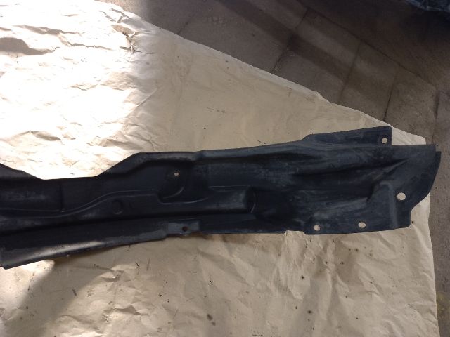 bontott MITSUBISHI ASX Jobb első Dobbetét (Kerékjárati, Műanyag)