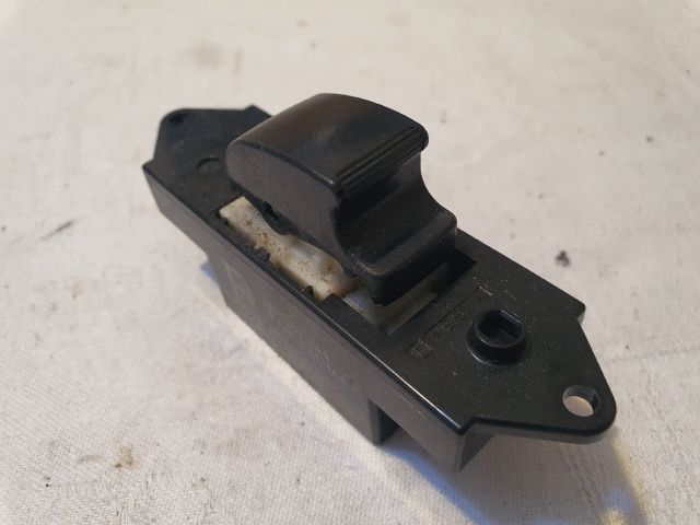 bontott MITSUBISHI ASX Jobb hátsó Ablakemelő Kapcsoló