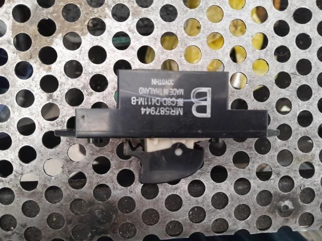 bontott MITSUBISHI ASX Jobb hátsó Ablakemelő Kapcsoló