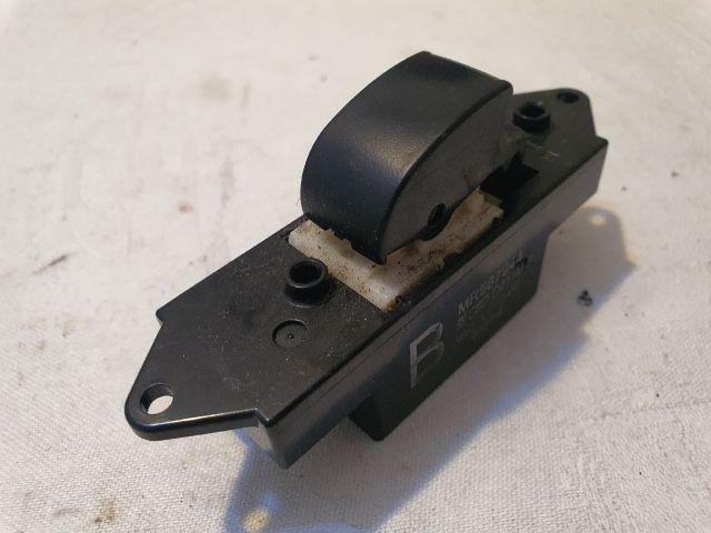 bontott MITSUBISHI ASX Jobb hátsó Ablakemelő Kapcsoló