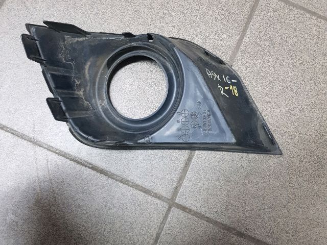 bontott MITSUBISHI ASX Jobb Ködfényszóró Lámpakeret