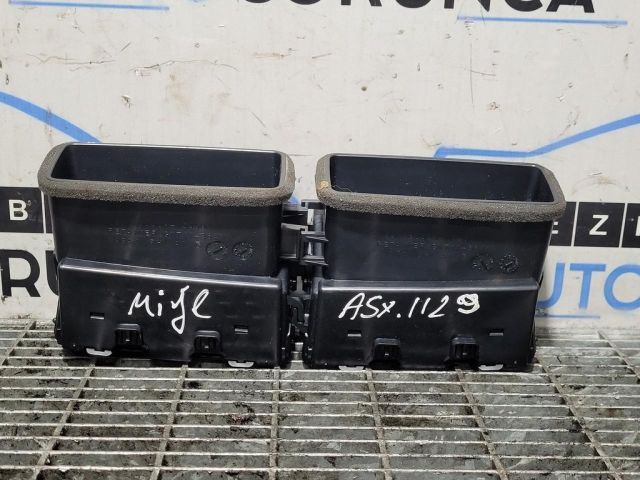 bontott MITSUBISHI ASX Középső Szellőző