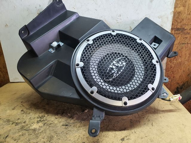 bontott MITSUBISHI ASX Mélynyomó Hangszóró