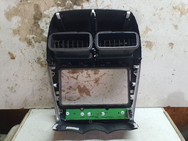 bontott MITSUBISHI ASX Multifunkciós Kijelző Keret