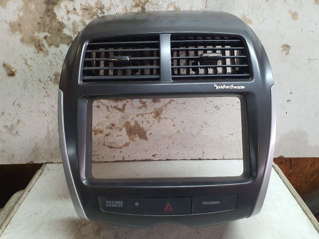 bontott MITSUBISHI ASX Multifunkciós Kijelző Keret