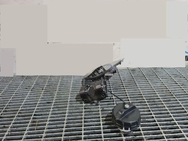 bontott MITSUBISHI ASX Tankajtó