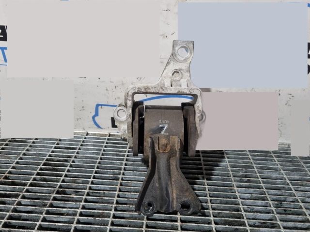 bontott MITSUBISHI ASX Tartó Bak