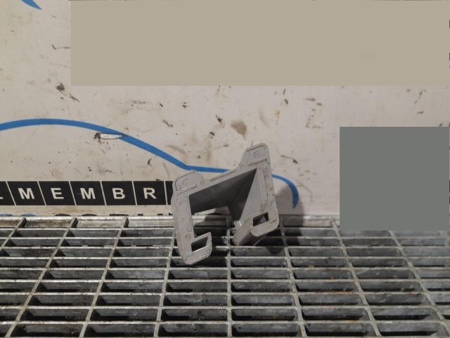 bontott MITSUBISHI ASX Tartó Bak