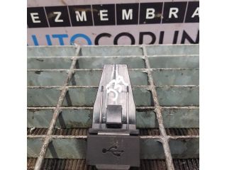 bontott MITSUBISHI ASX USB Aljzat