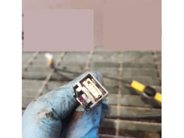 bontott MITSUBISHI ASX USB Aljzat