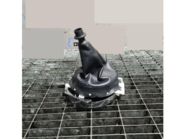 bontott MITSUBISHI ASX Váltószoknya