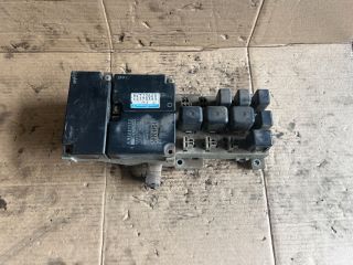 bontott MITSUBISHI Canter Biztosítéktábla Motortér