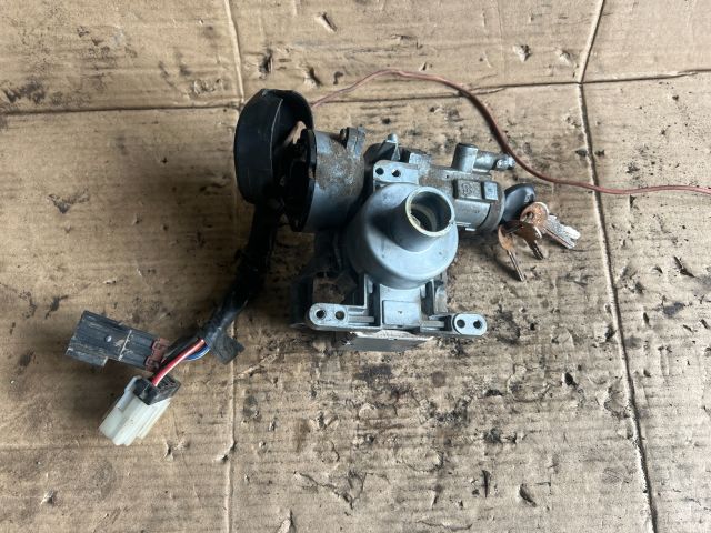 bontott MITSUBISHI Canter Gyújtáskapcsoló