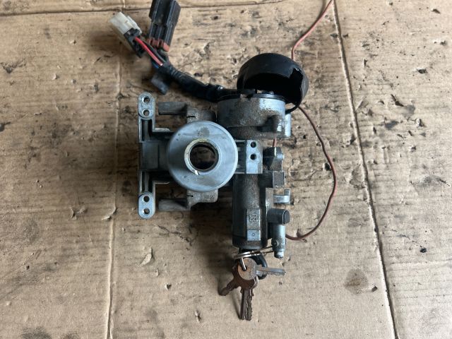 bontott MITSUBISHI Canter Gyújtáskapcsoló