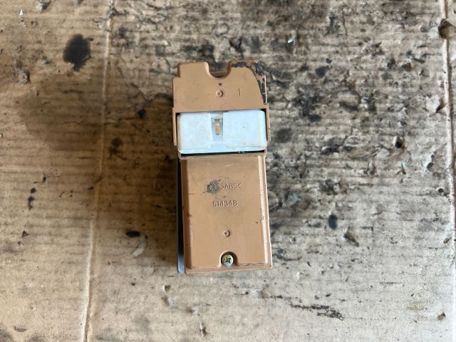 bontott MITSUBISHI Canter Bal első Ablakemelő Kapcsoló