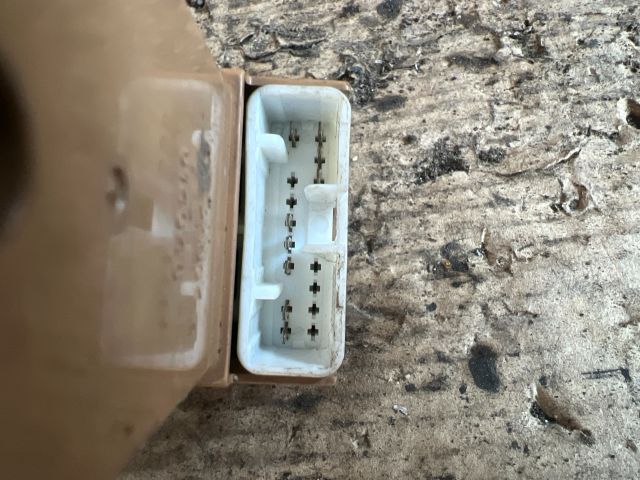 bontott MITSUBISHI Canter Bal első Ablakemelő Kapcsoló