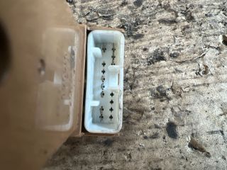 bontott MITSUBISHI Canter Bal első Ablakemelő Kapcsoló