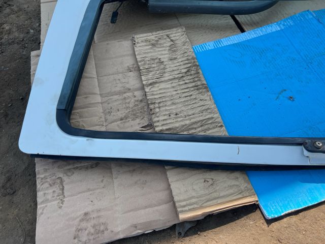 bontott MITSUBISHI Canter Bal első Ajtó (Üres lemez)