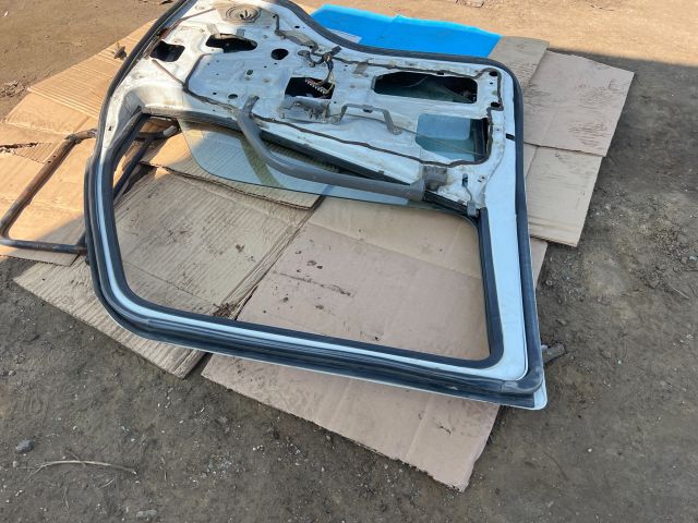 bontott MITSUBISHI Canter Bal első Ajtó (Üres lemez)