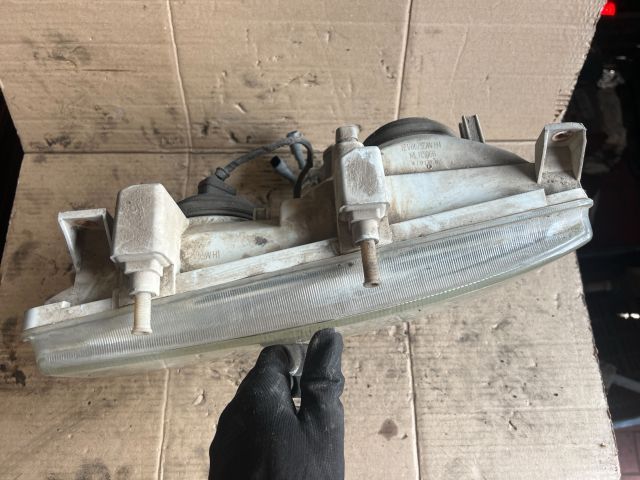 bontott MITSUBISHI Canter Bal Fényszóró