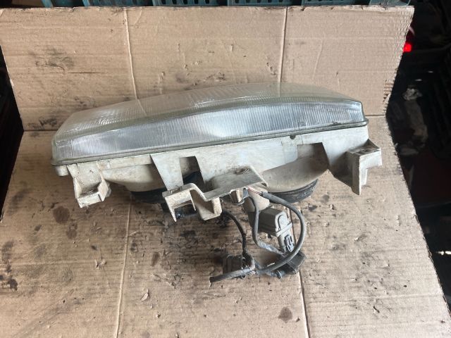 bontott MITSUBISHI Canter Bal Fényszóró