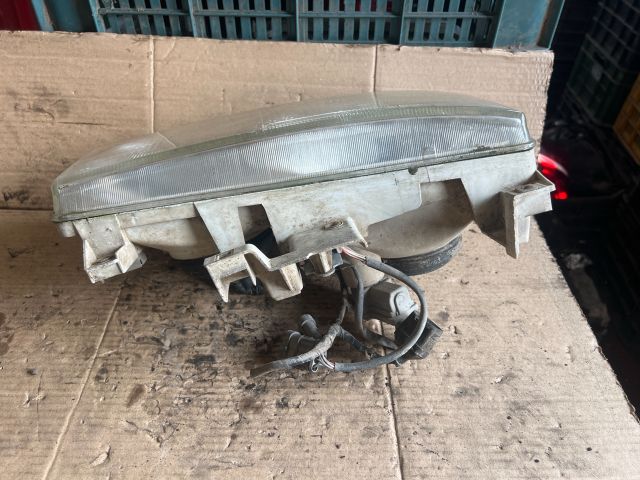 bontott MITSUBISHI Canter Bal Fényszóró