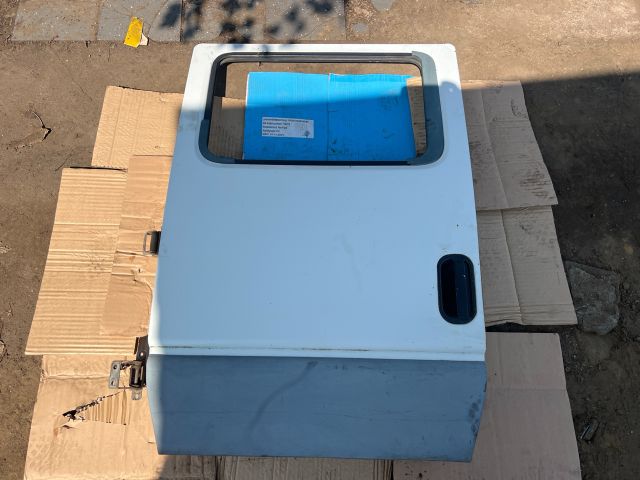 bontott MITSUBISHI Canter Bal hátsó Ajtó (Üres lemez)