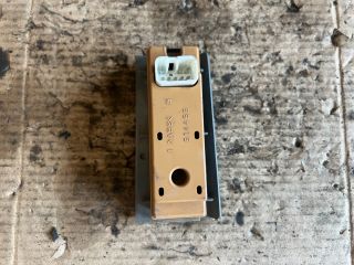 bontott MITSUBISHI Canter Jobb első Ablakemelő Kapcsoló