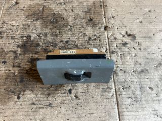 bontott MITSUBISHI Canter Jobb első Ablakemelő Kapcsoló