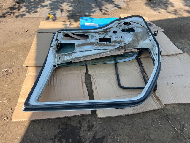 bontott MITSUBISHI Canter Jobb első Ajtó (Üres lemez)